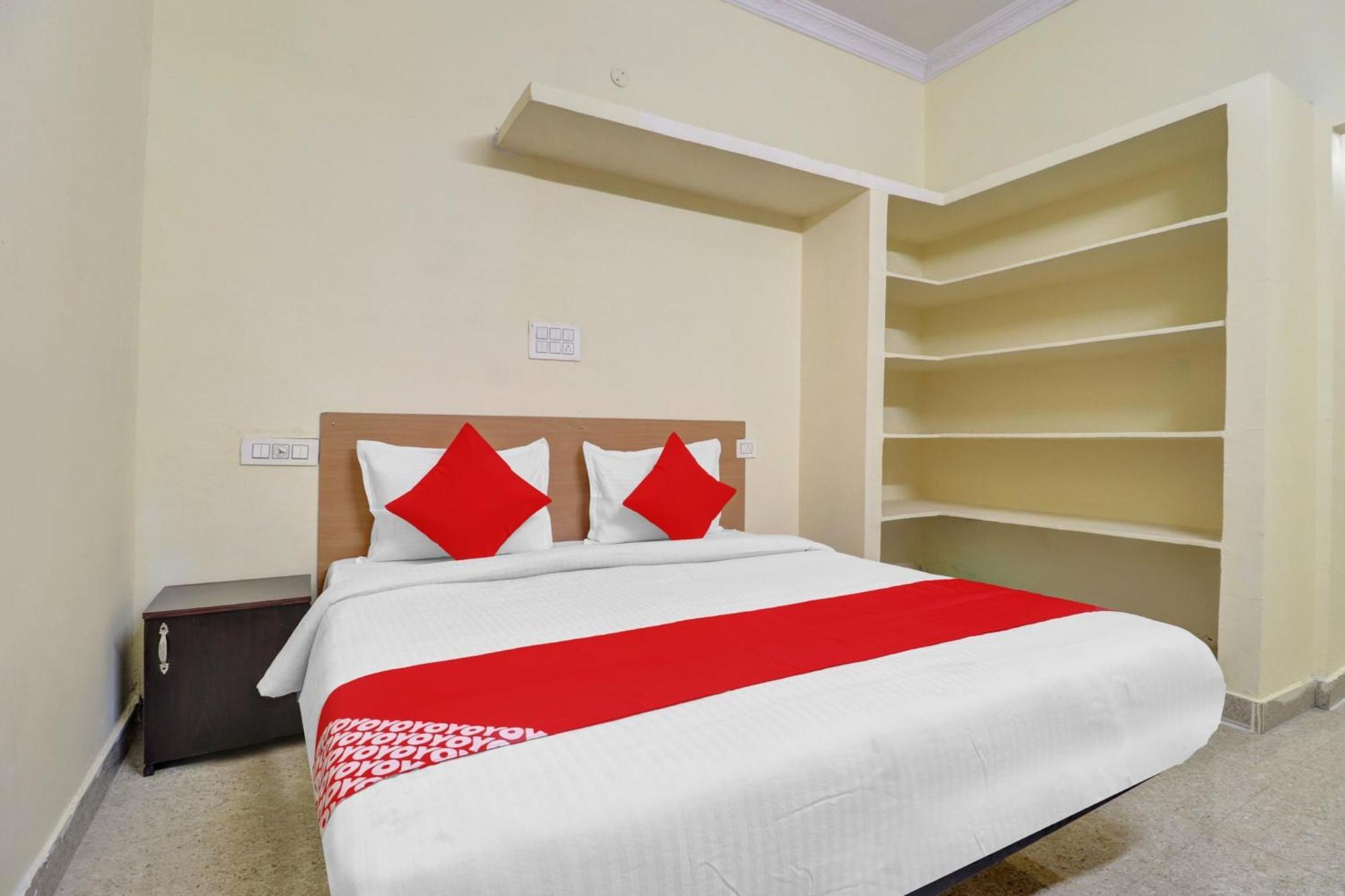 Super Hotel O Rbs Square Langer Houz Haidar Sahibguda Экстерьер фото